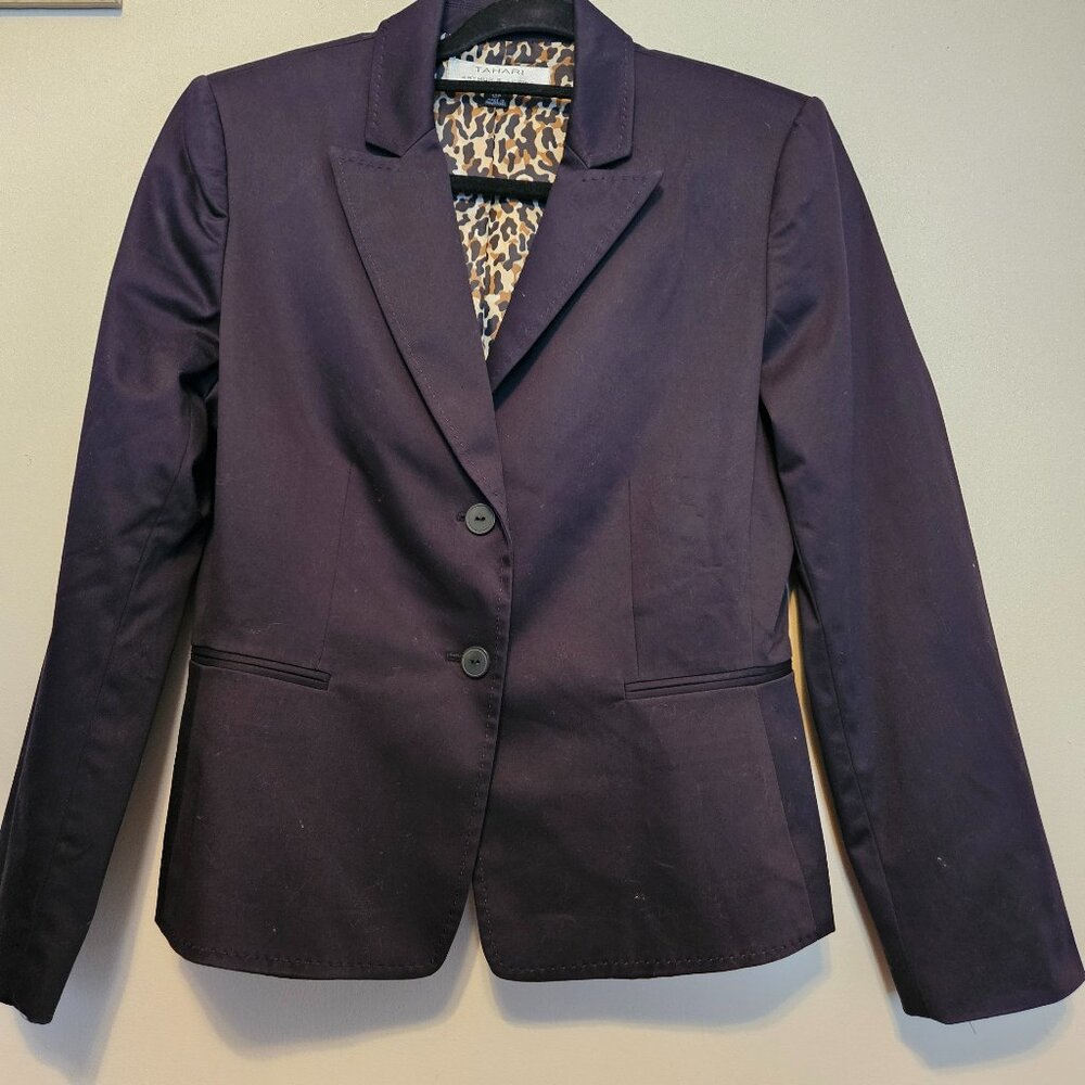 Tahari Arthur S Levin Black Blazer Leopard Print Lining Petite 10P 2 Button EUC